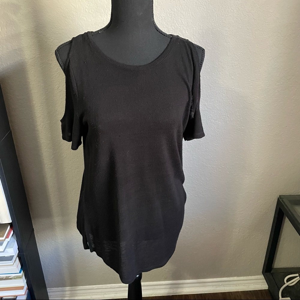 Sanctuary Cold Shoulder Short Sleeve Sweater (Black, Large)